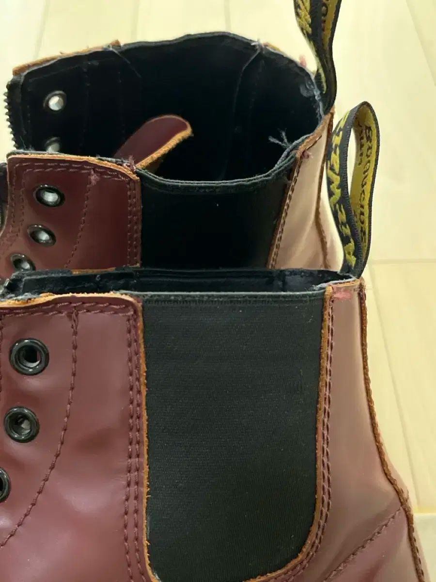 DR. MARTENS