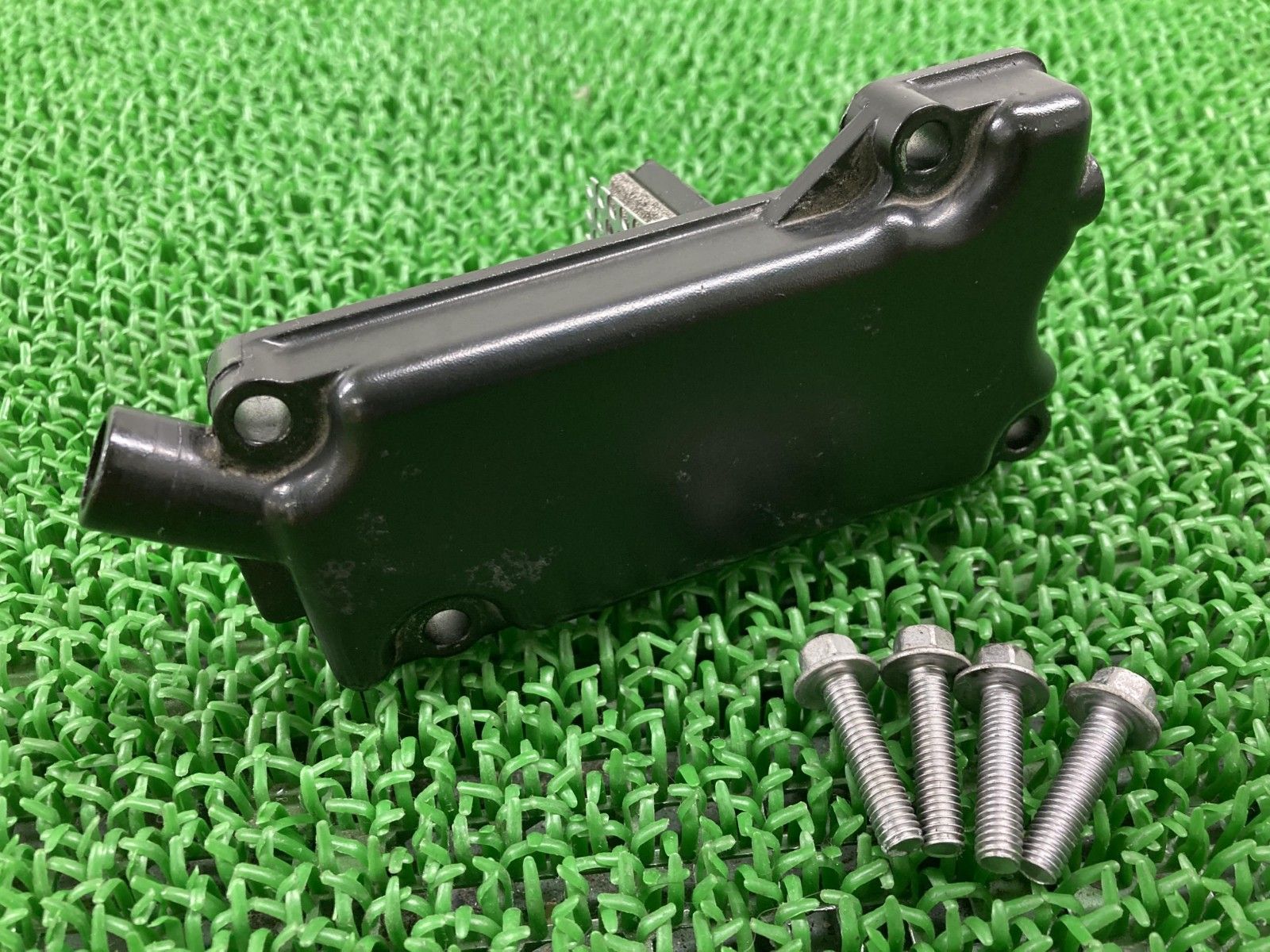 ZRX1200R ブリーザーカバー 14070-1072 ZRT20A-037*** カワサキ 純正 バイク 部品 ZRT20A ブローバイカバー 割れ欠け無し 品薄 希少品 車検 Genuine 【中古】 23