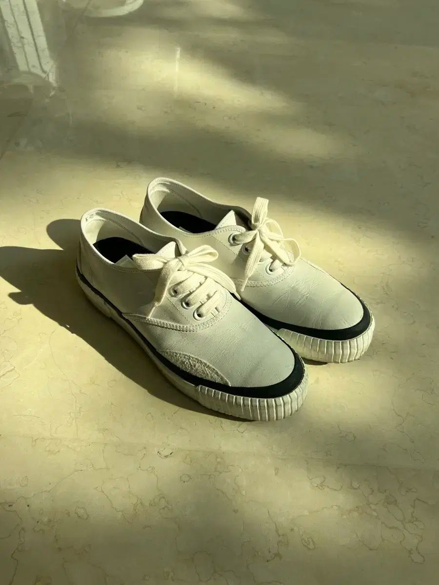 最終値下！ジュリアン デビッド 白 スニーカーズ 250 甲高対応