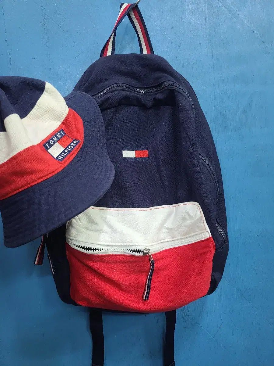 Tommy Hilfiger トミーヒルフィガー フラッグバックパックリュックサックバッグ