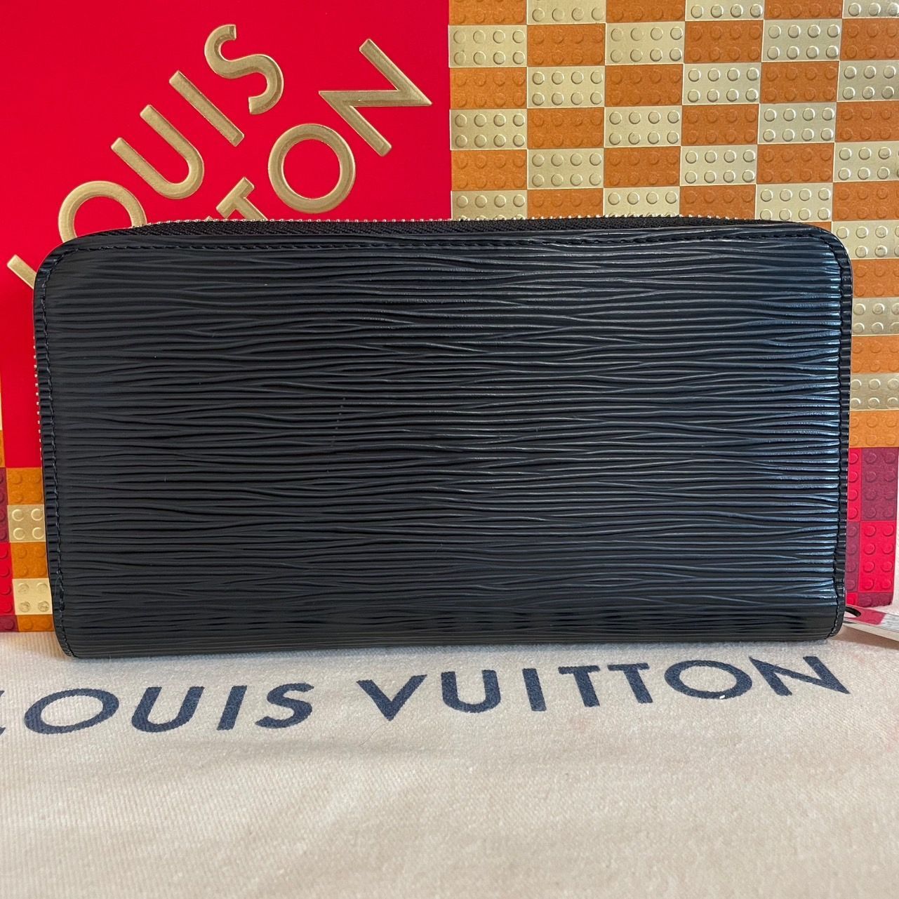 極美品】新型 ルイヴィトン エピ ジッピー 長財布 ノワール