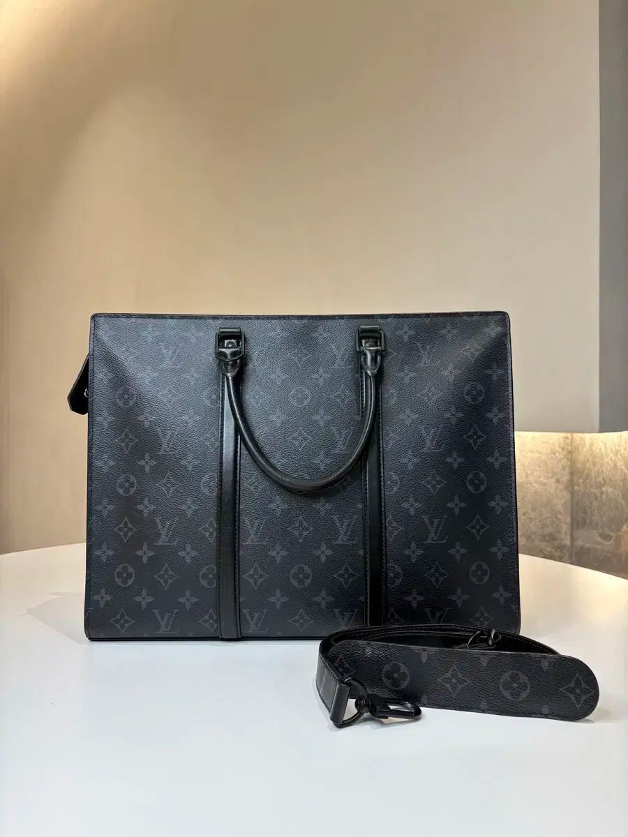 ほぼ ルイヴィトン エクリプス ホリゾンタル サックプラ