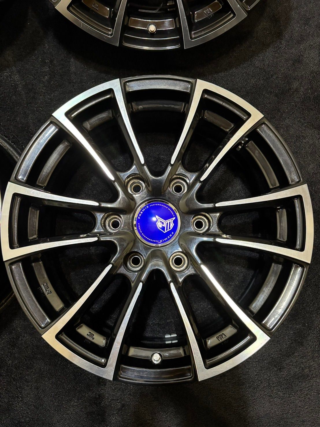 ハイエース ブラポリ