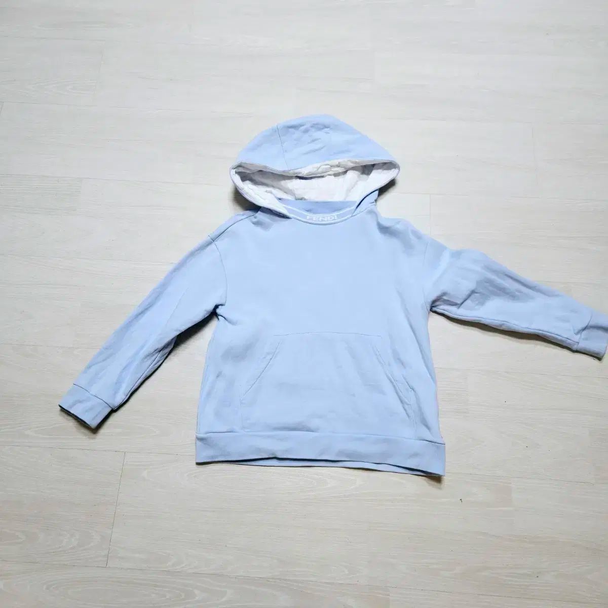 FENDI フェンディ ロゴ ライトブルー フード付きTシャツ 8A