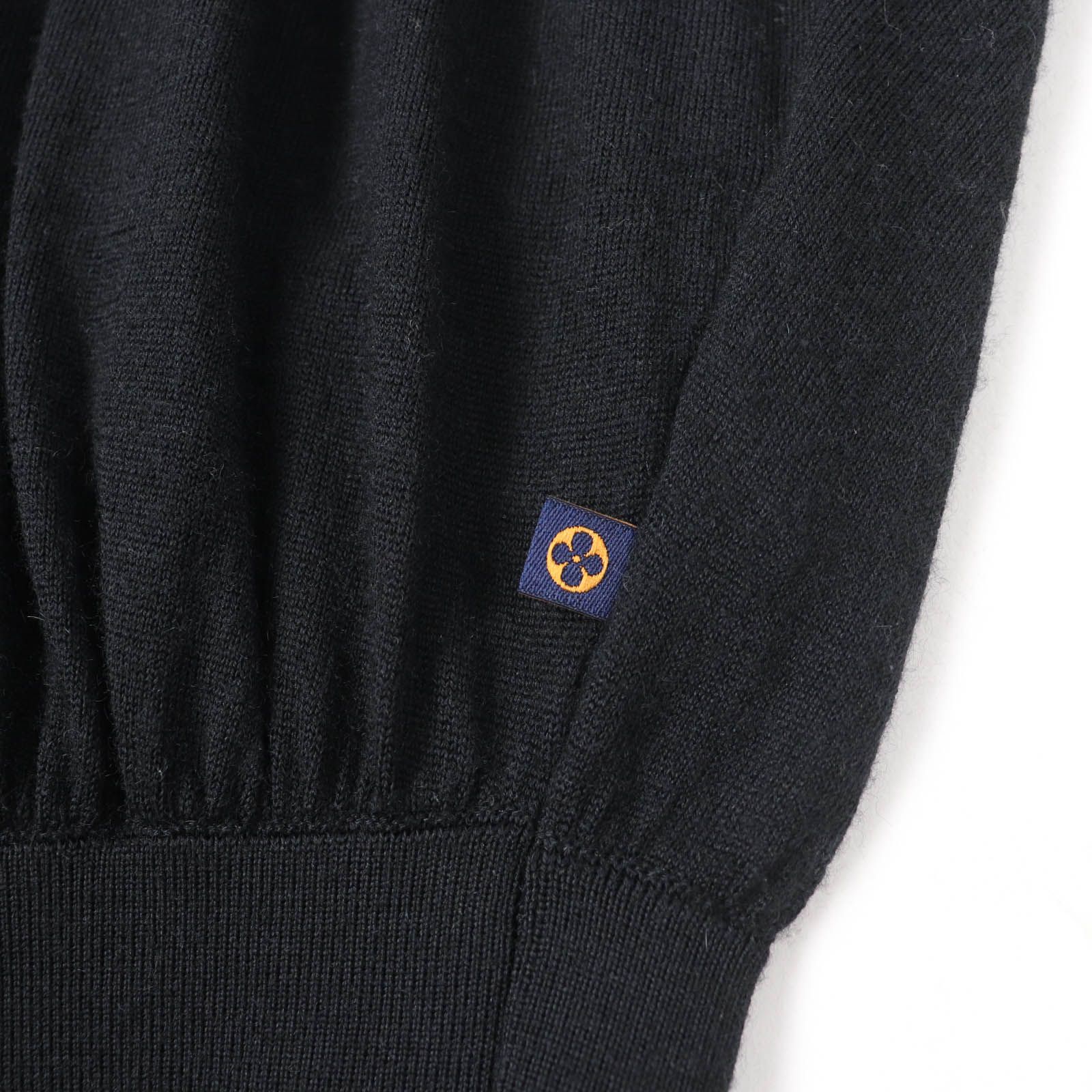 美品☆LOUIS VUITTON ルイヴィトン 19AW カシミヤ シルク混 フローラルプリント パフスリーブ 半袖ニット ブラックXS 正規品 レディース LOUIS VUITTON - 美品☆LOUIS VUITTON ルイヴィトン 19AW ウール