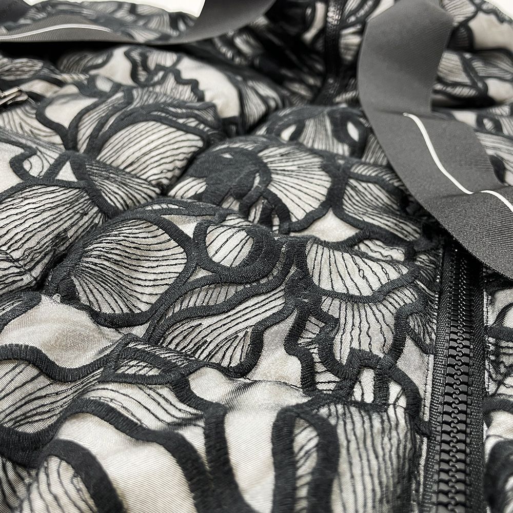 美品 HERNO 23AW フラワー レース 花柄 刺繍 ダウンベスト 40 黒