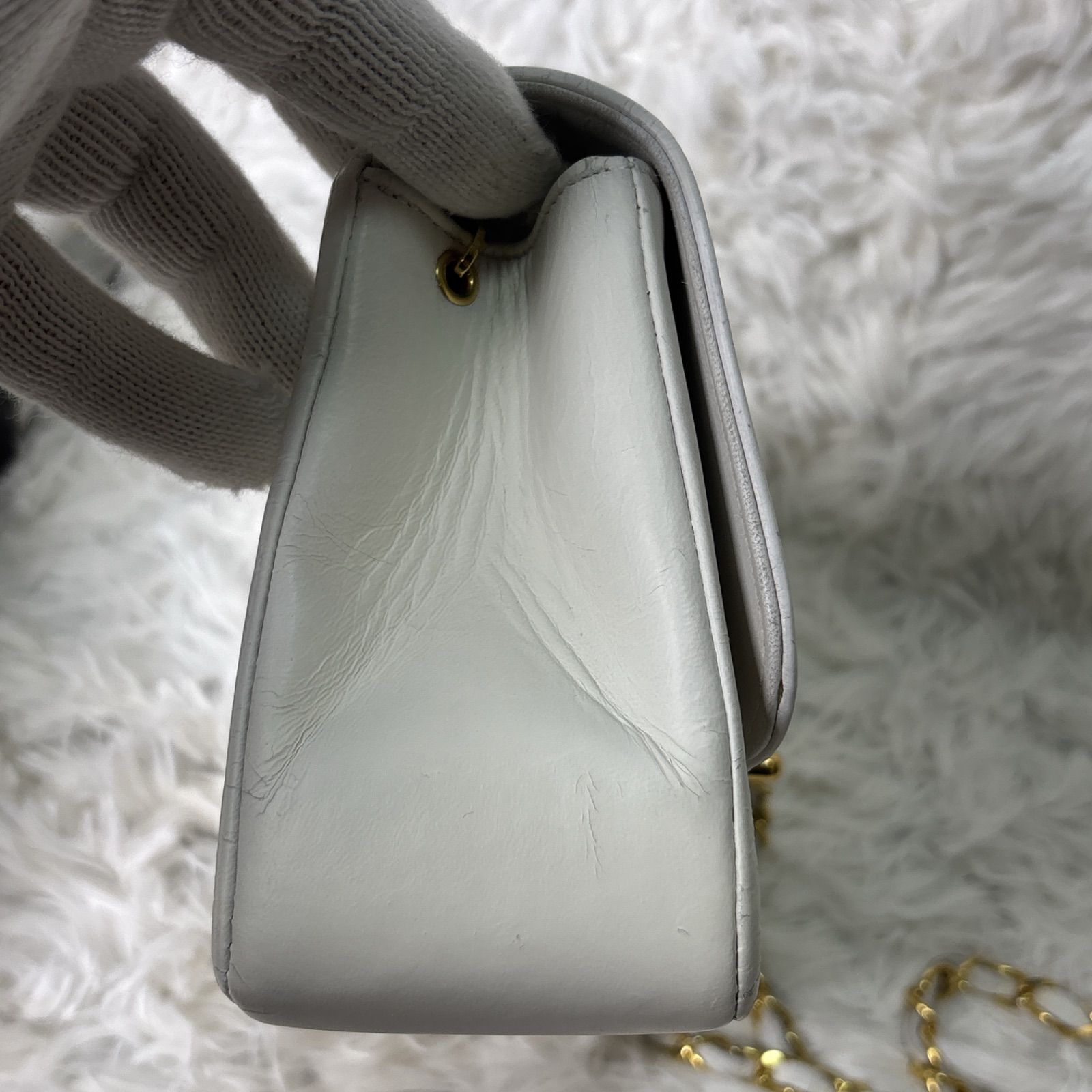 CHANEL ヴィンテージホワイト キルティング ショルダーバッグダイアナ