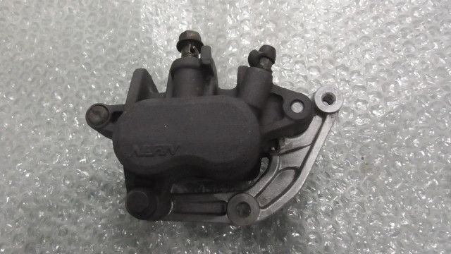 CB400SF Version S　NC31-1008xxx　の　キャリパー 右:#1652398560