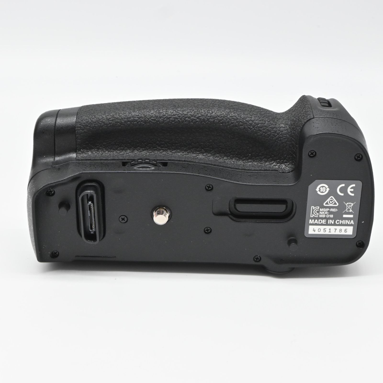 ☆美品☆ ニコン マルチパワーバッテリーパック MB-D18 - メルカリ