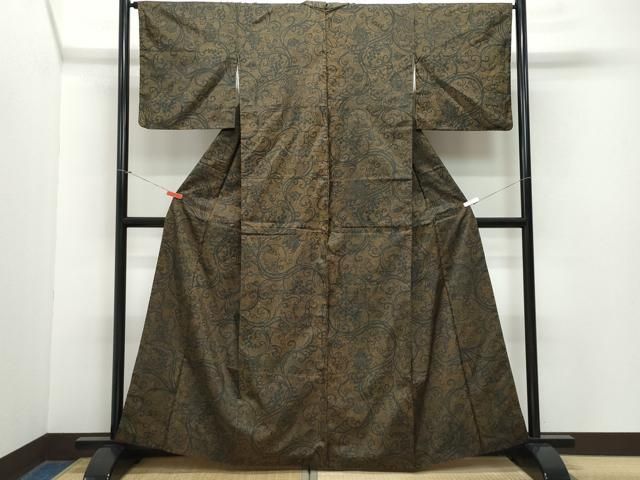 平和屋着物●本場染大島紬 葡萄唐草文 正絹 CAAZ0805vf