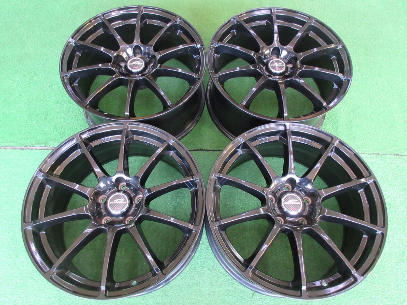 軽量ホイール シュナイダー スタッグ 8J-18 5H114.3 35 ストロングガンメタ ♪