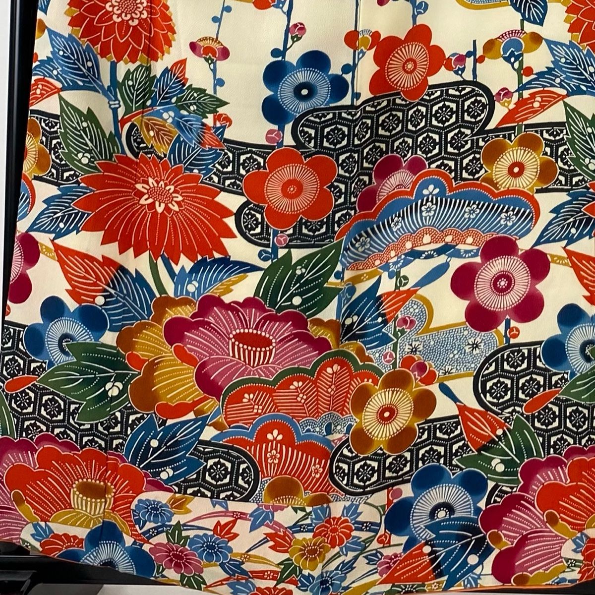 品質保証! 振袖 身丈159cm 裄丈67cm M 袷 草花 ヱ霞 縮緬 クリーム 正絹