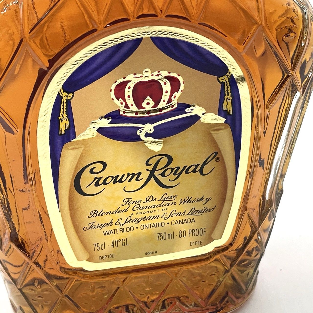 ▽CROWN ROYAL クラウンローヤル ウイスキー 750ml 40度 箱付 古 ▽CROWN ROYAL クラウンローヤル ウイスキー 750ml 40度 箱付 古