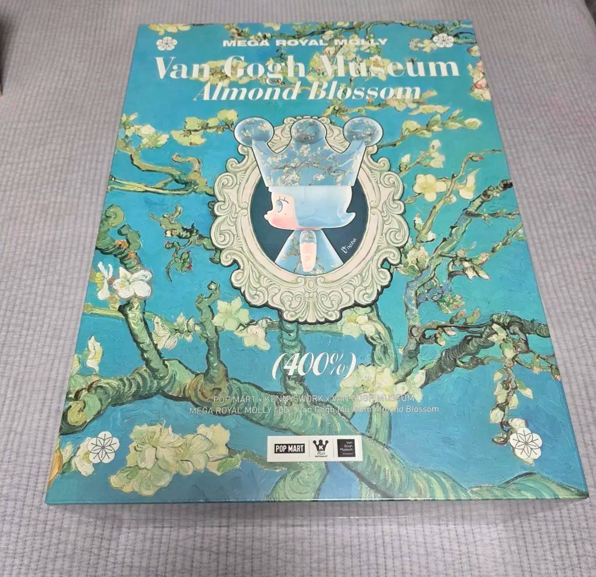 ポップマート メガ ロイヤル MOLLY X 半 ゴー ミュージアム 花咲くアーモンドの木 400