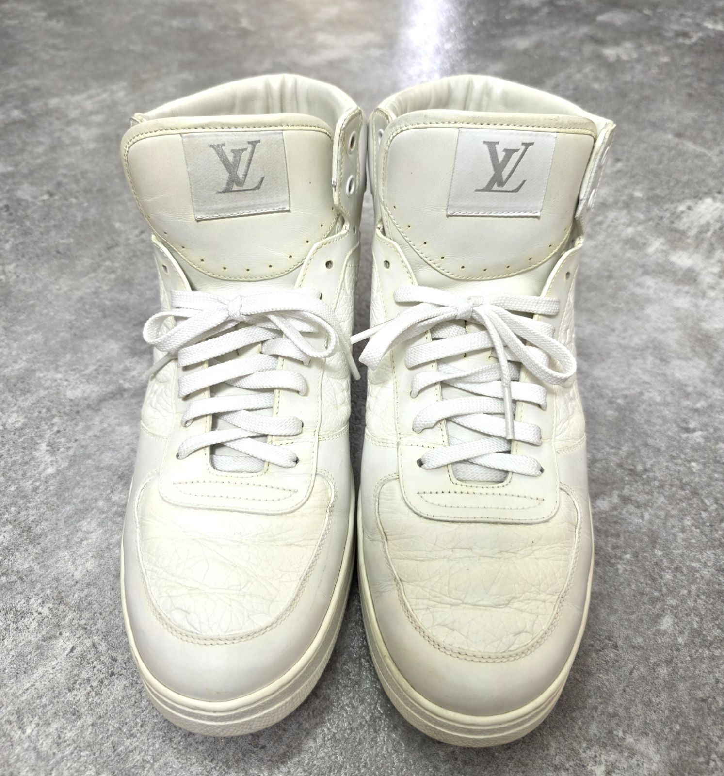 ☆ LOUIS VUITTON ルイ ヴィトン リヴォリ・ライン エンボス