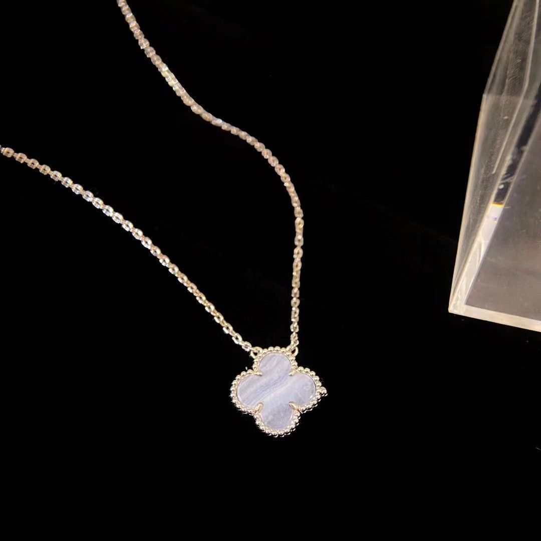 新作Van Cleef & Arpels ペンダント、カルセドニー VCARD34900