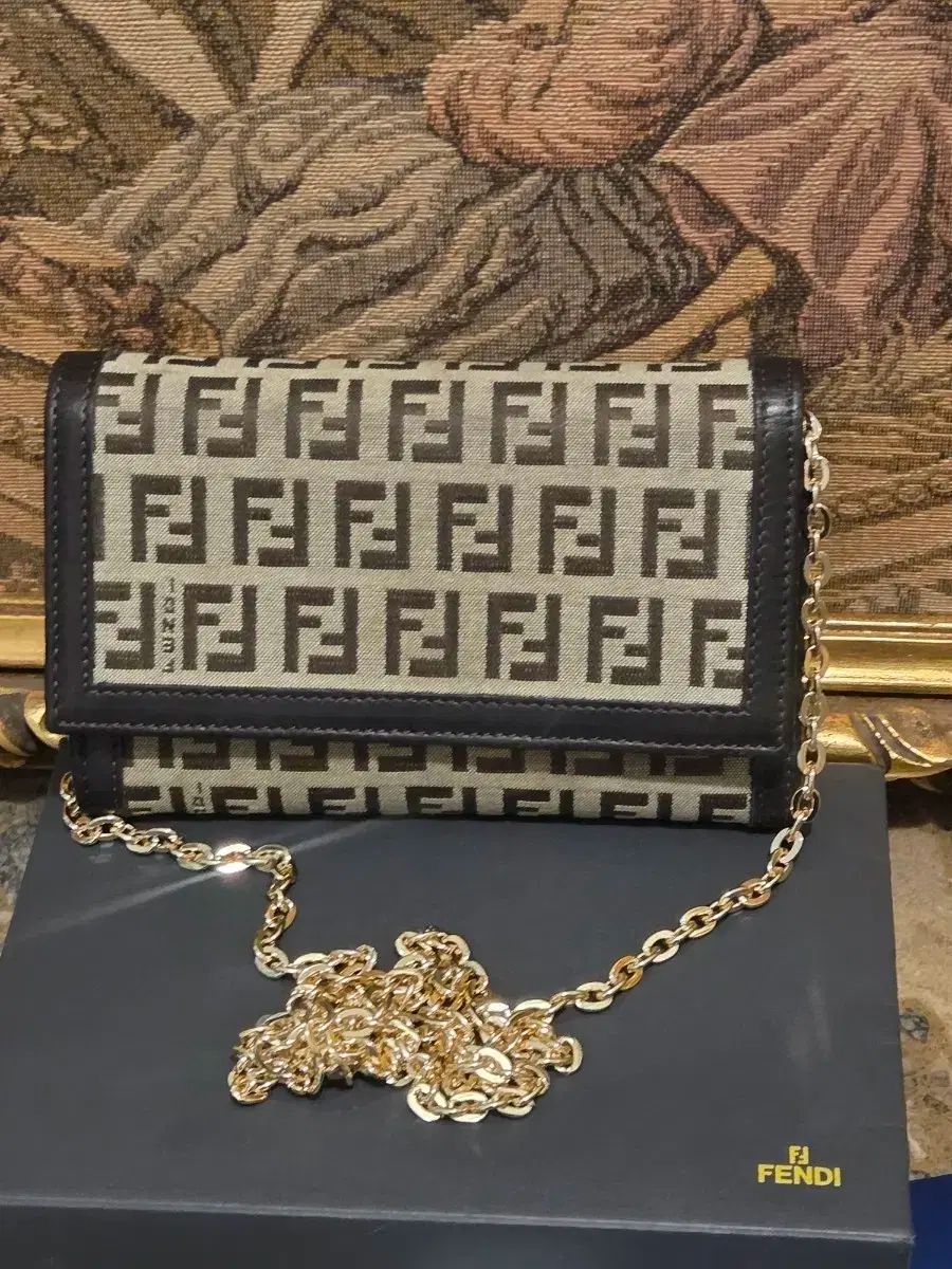 正規品 FENDI フェンディ クロスおよびウォレット