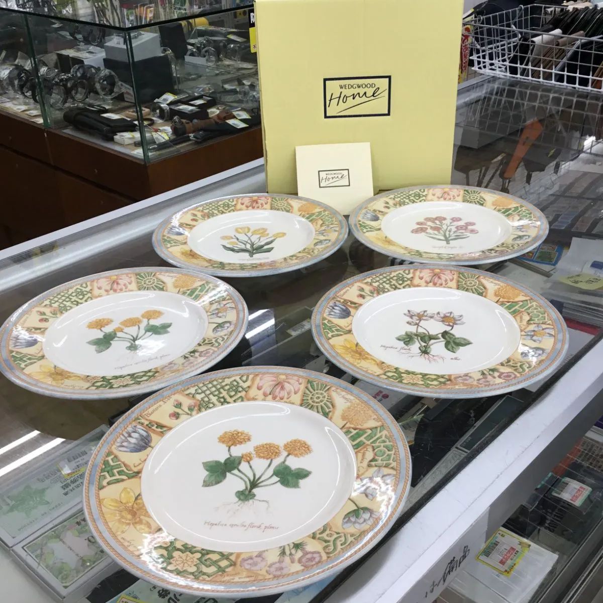 WEDGWOOD Home GARDEN MAZE プレート5枚セット 箱入り保管・未使用品 廃盤品 エキスパート藤沢辻堂店 - メルカリ