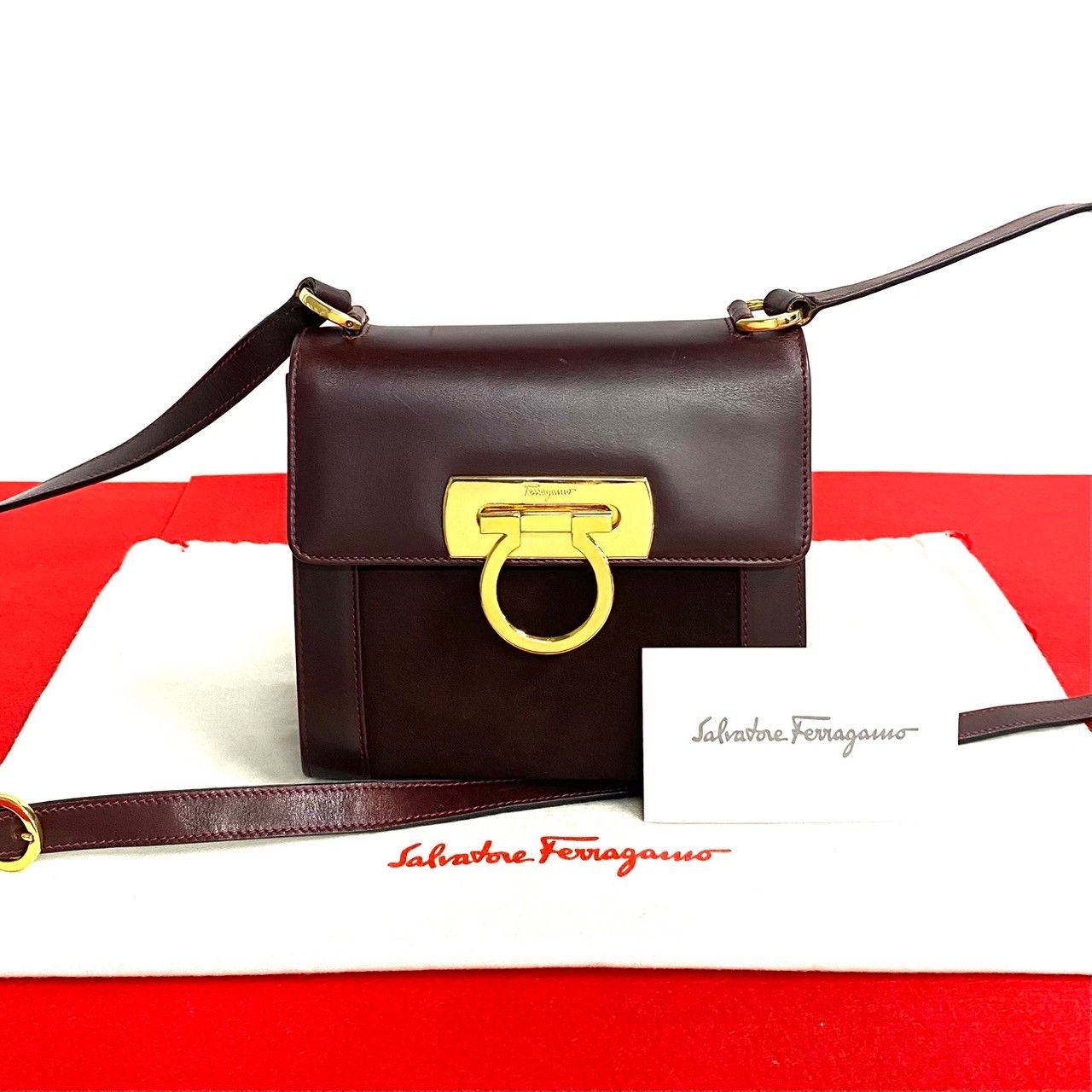 極 美品 Salvatore Ferragamo サルヴァトーレ フェラガモ ガンチーニ 金具 レザー 本革 スウェード ショルダーバッグ  ワインレッド 41747 - メルカリ