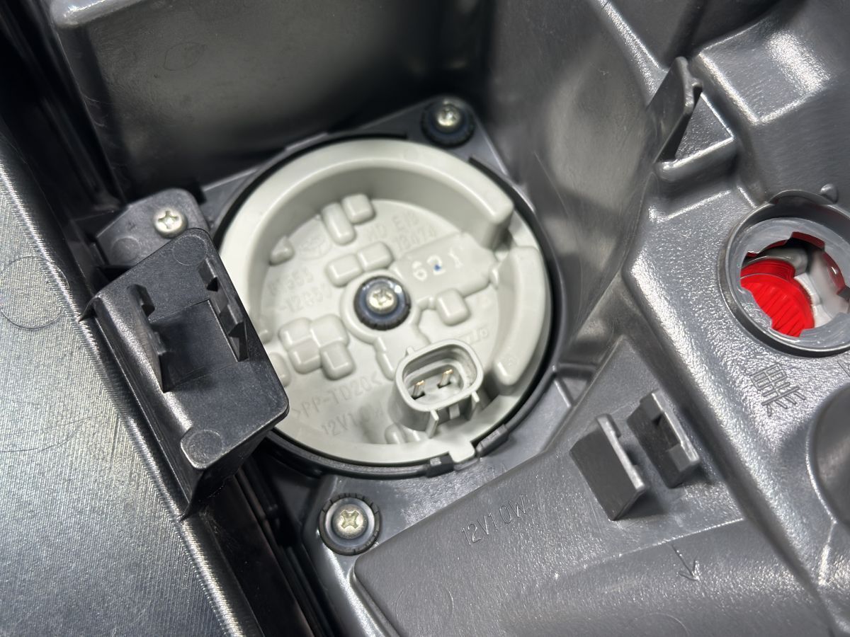 純正 左テールランプ