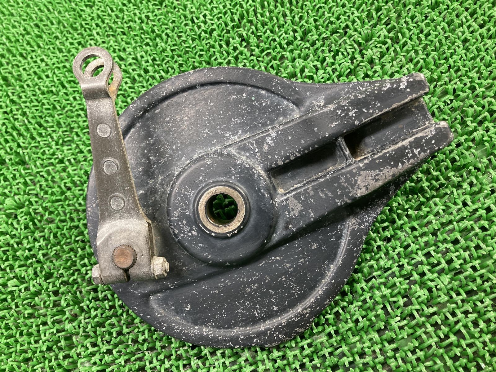VT250F リアブレーキドラム KE8 ホンダ 純正 中古 バイク 部品 MC08 ブレーキパネル 割れ欠け無し 品薄 希少品 車検 Genuine