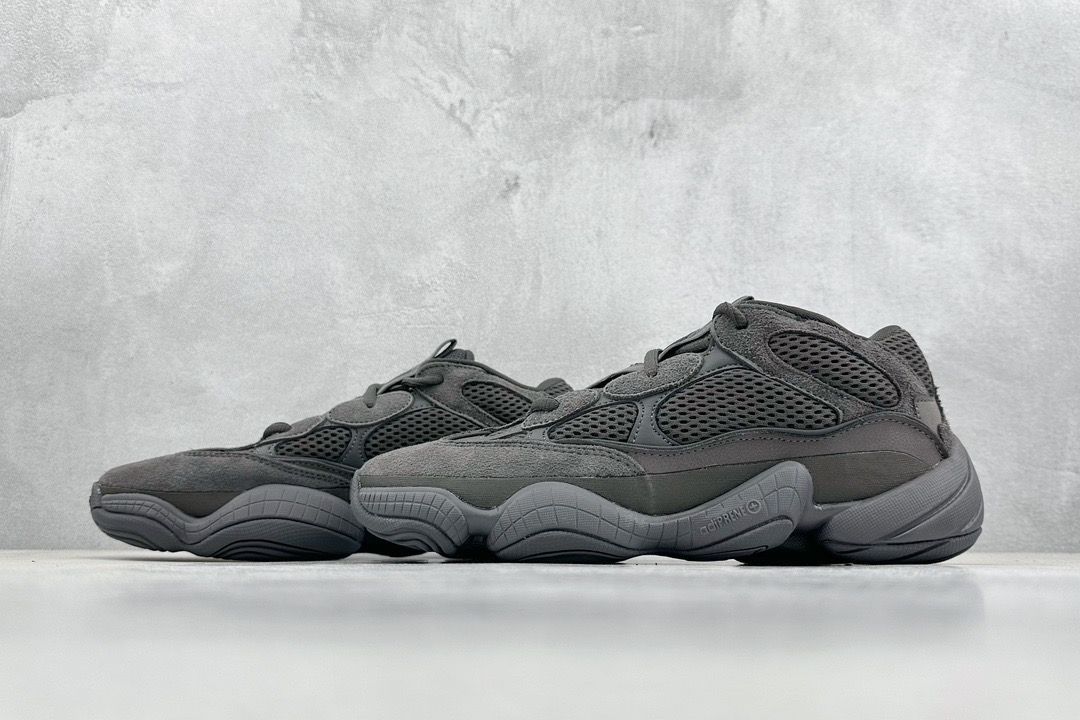 アディダス  YEEZY 500 UTILITYBLACK F36640 くろ 耐久性と通気性