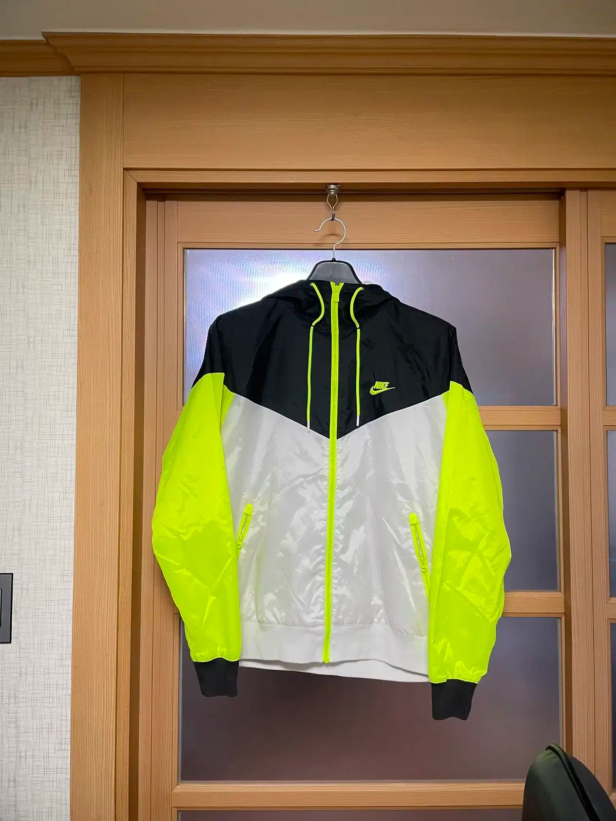 Nike(ナイキ） ウインドランナー ウインドブレーカー （ XL ）