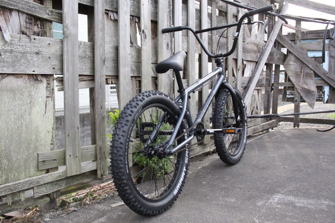 自転車 BMX20インチUNITED SUPREME DIRT GRAPHITE www.krzysztofbialy.com