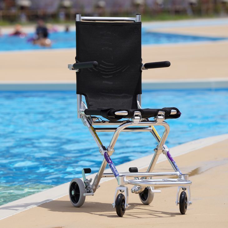 カドクラ車椅子 最軽量 折り畳み コンパクト 簡易型 浴室用 プールサイド用 シャワーキャリー ポケッタ・ブギウギシャワー B503-APBS Sサイズ  - メルカリ