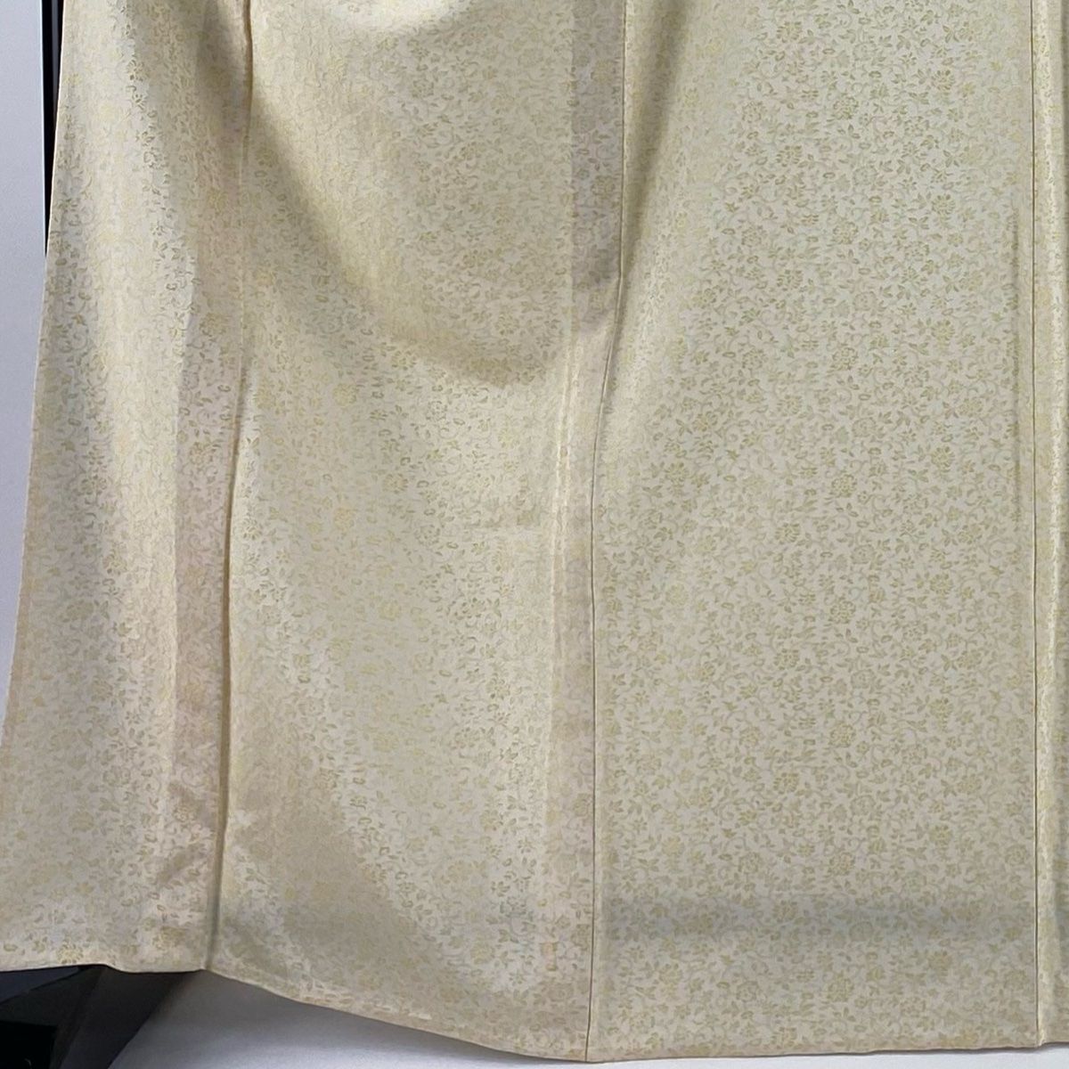 お召【未使用しつけ付】身丈166.5 裄丈68 お召 身丈160cm 裄丈66cm M 単衣 やまと 幾何学 灰色 正絹 美品