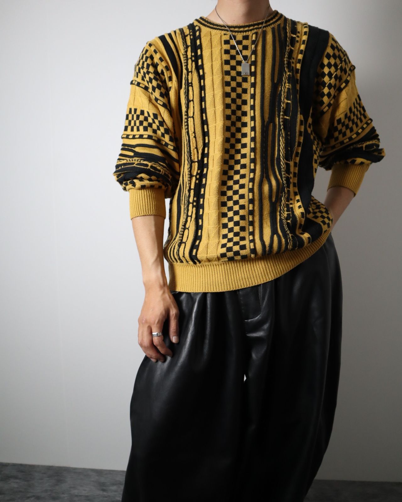 【vintage】バイカラー 総柄 デザイン 3D 立体 ニット セーター黄 黒