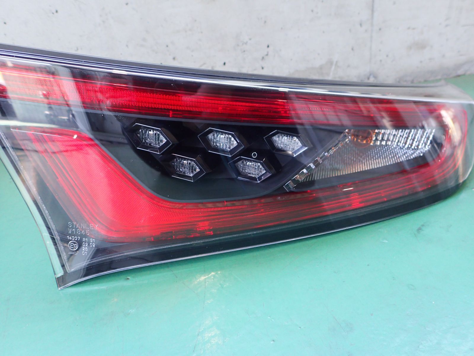 JW5 S660 純正 右 テールライト STANLEY W1845 ☆ ホンダ S660 JW5 S660 純正 右 テールライト STANLEY W1845 ☆ ホンダ S660