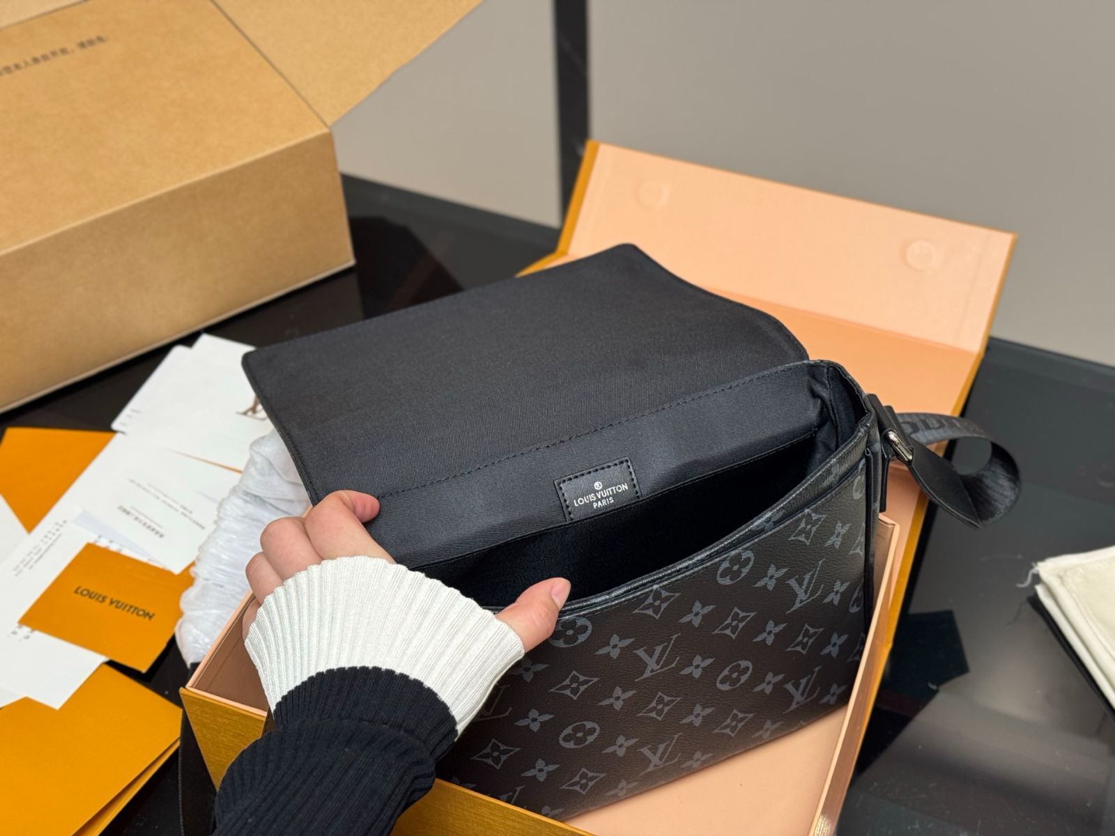 【25SS/すぐ届く/男女問わず◎】LouisVuitton ショルダーバッグ SHIPS any ショルダーバッグ LOST COL.:「撥水加工」ショルダー
