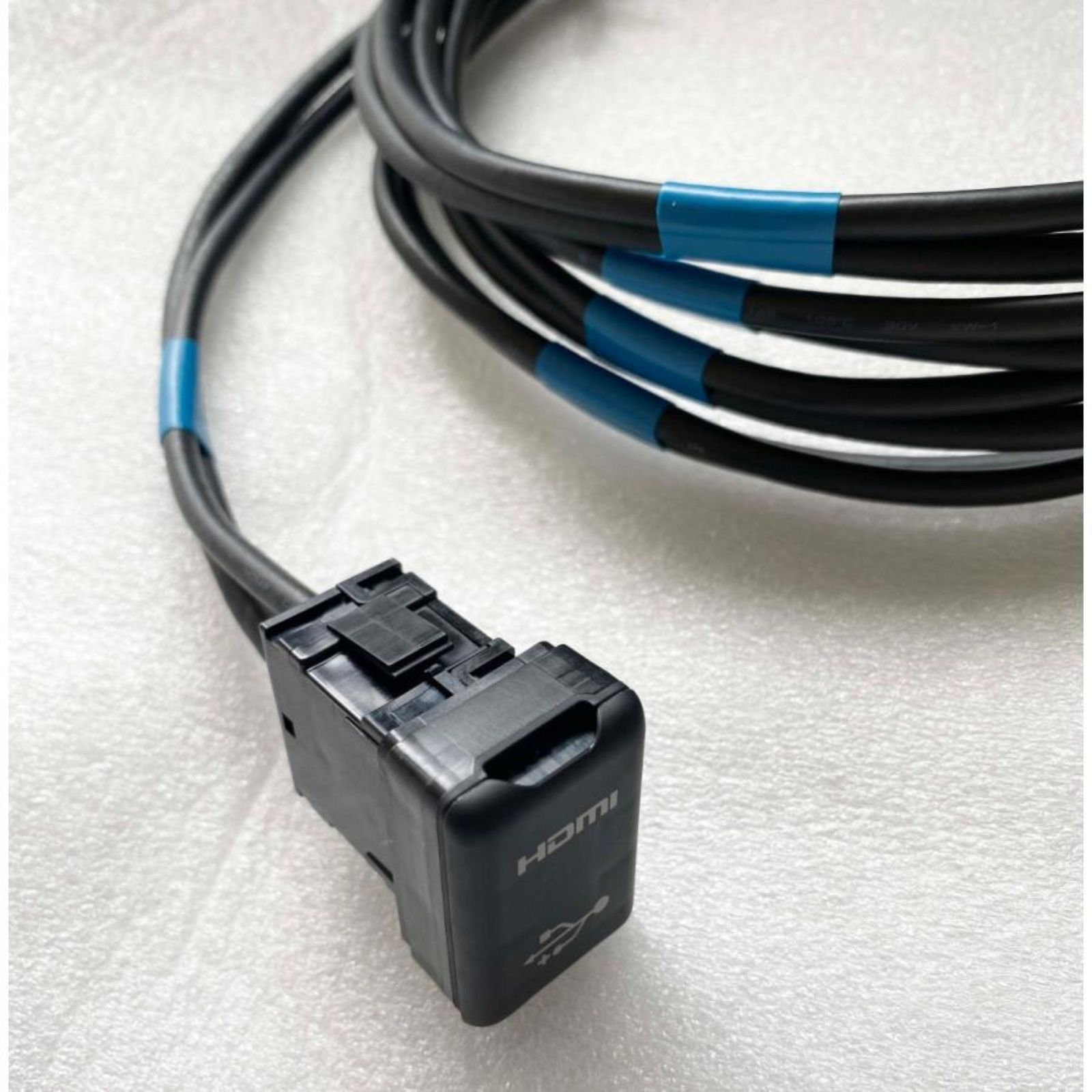 USB HDMI接続ケーブル トヨタ純正　086B0-00010 トヨタ 純正品 USB HDMI 入力端子 純正品番 086B0-00010 純正
