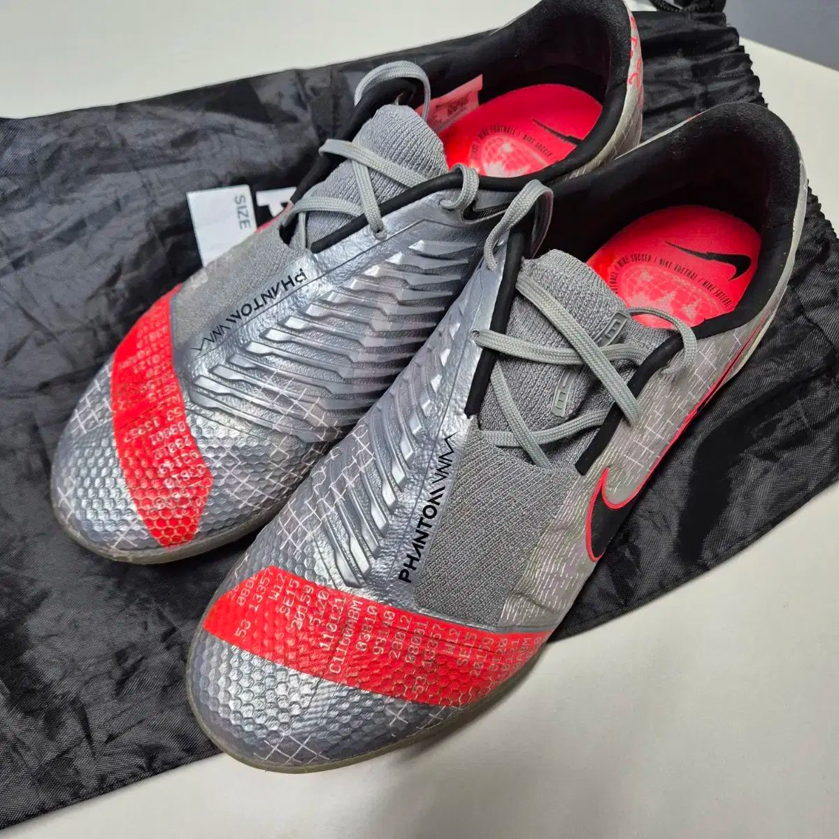 【雷市場（ポンジャン）商品韓国直送】 NIKE(ナイキ) ファントム ヴェノム エリート tf 260