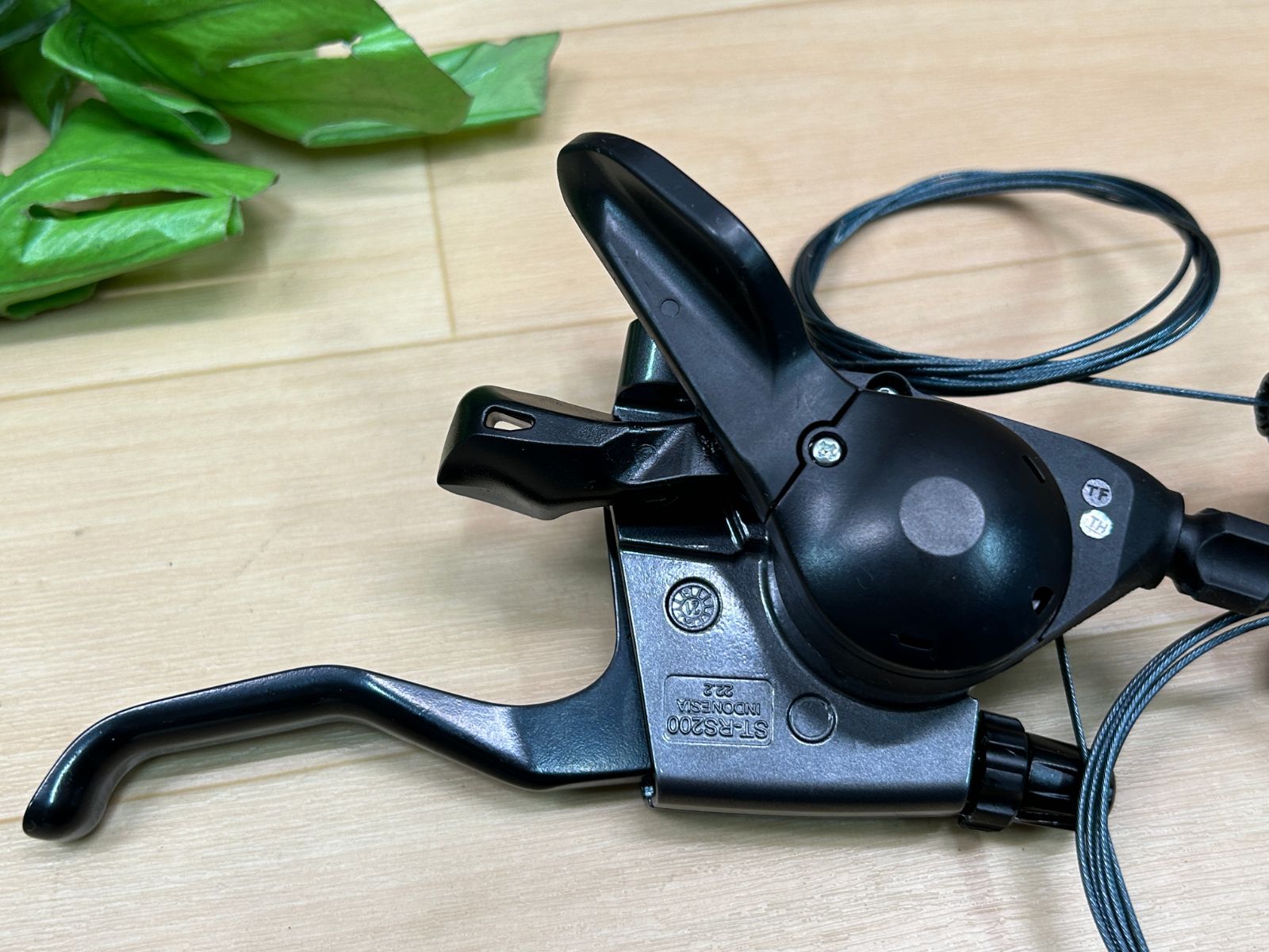 美品　2×8速用シフター．ブレーキレバー　ST−RS200 SHIMANO（シマノ）ST-RS200 シフトブレーキレバー 右のみ 8S