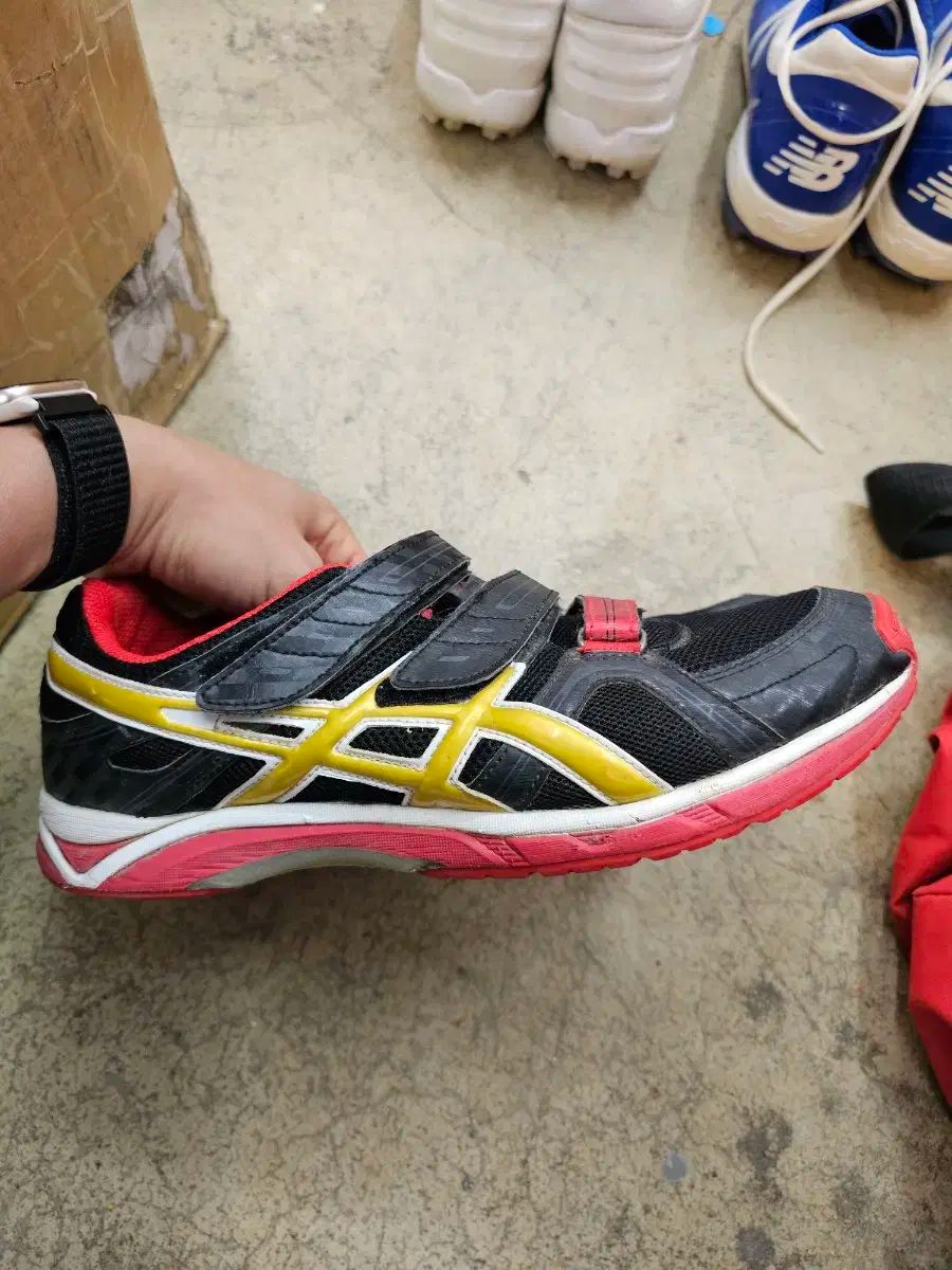 adidas アディダス