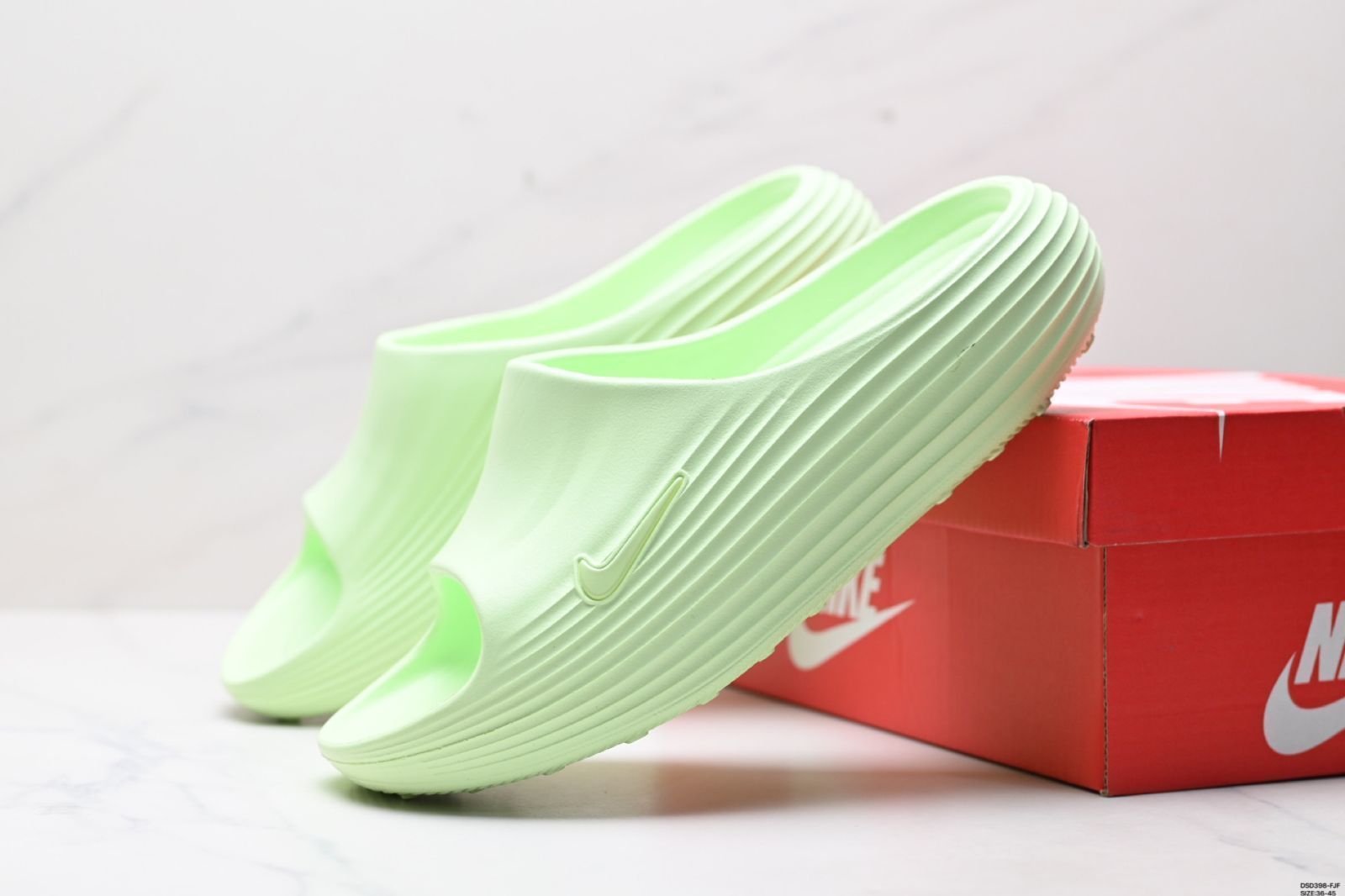  Nike ReactX Slide ナイキ シンプルで快適な 穴付きスリッパ-MM輸入2 スニーカー キッズシューズ