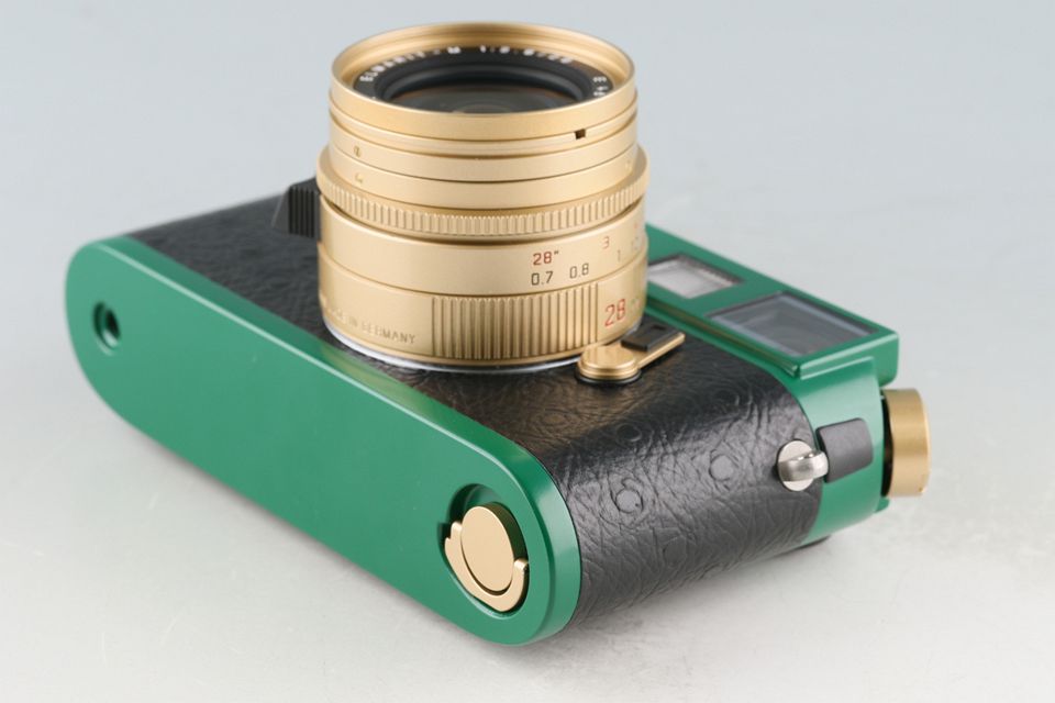 LEICA M6￼ ELMARIT 1:2.8/2.8 Leica M6 TTL 0.58 + Elmarit-M 28mm F/2.8 Repainted Green