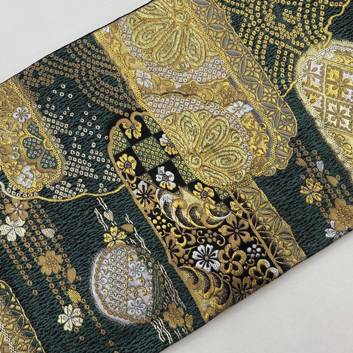 袋帯 美品 秀品 華文 桜 金銀糸 刺繍 緑 六通 正絹 【中古