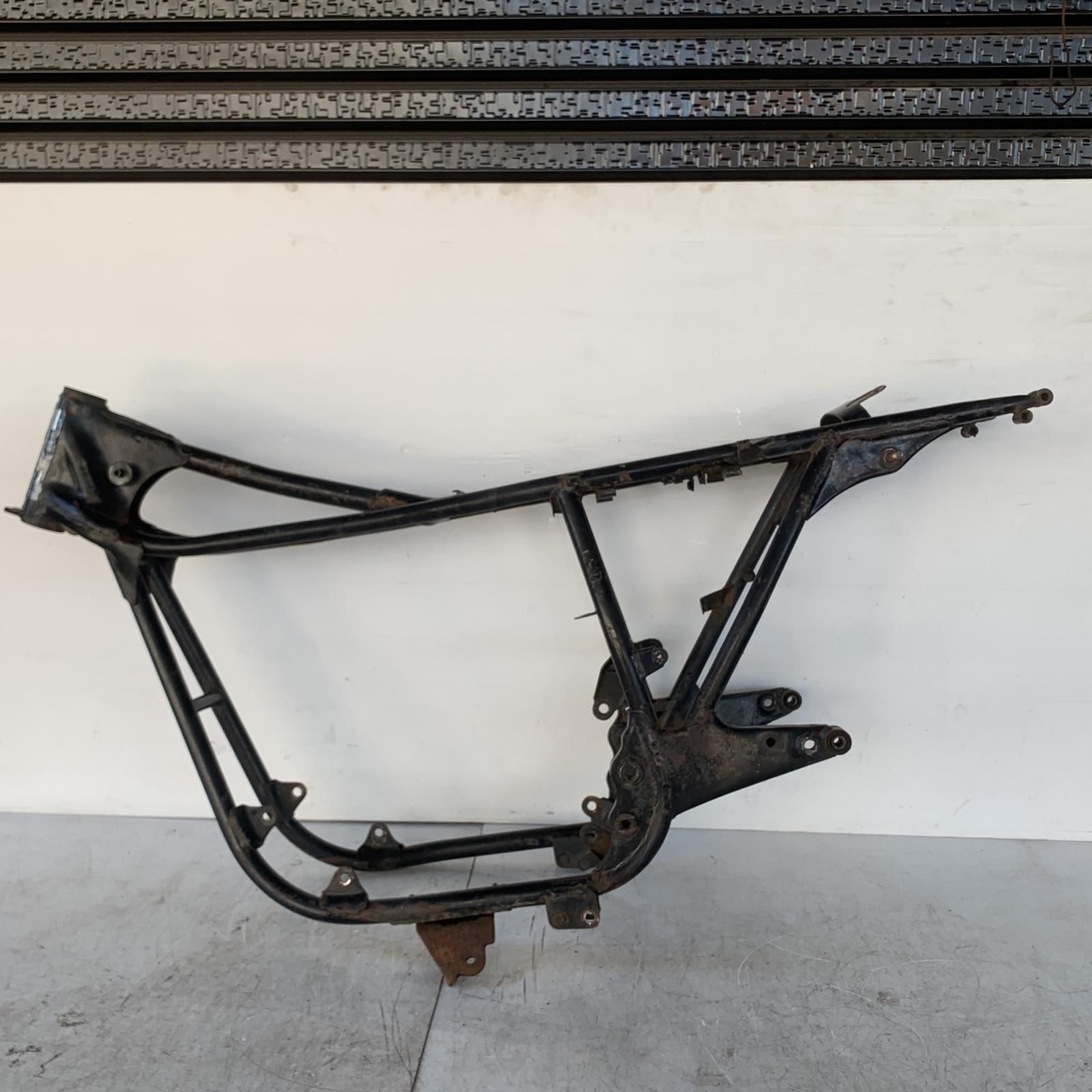 SUZUKI GT550 フレーム