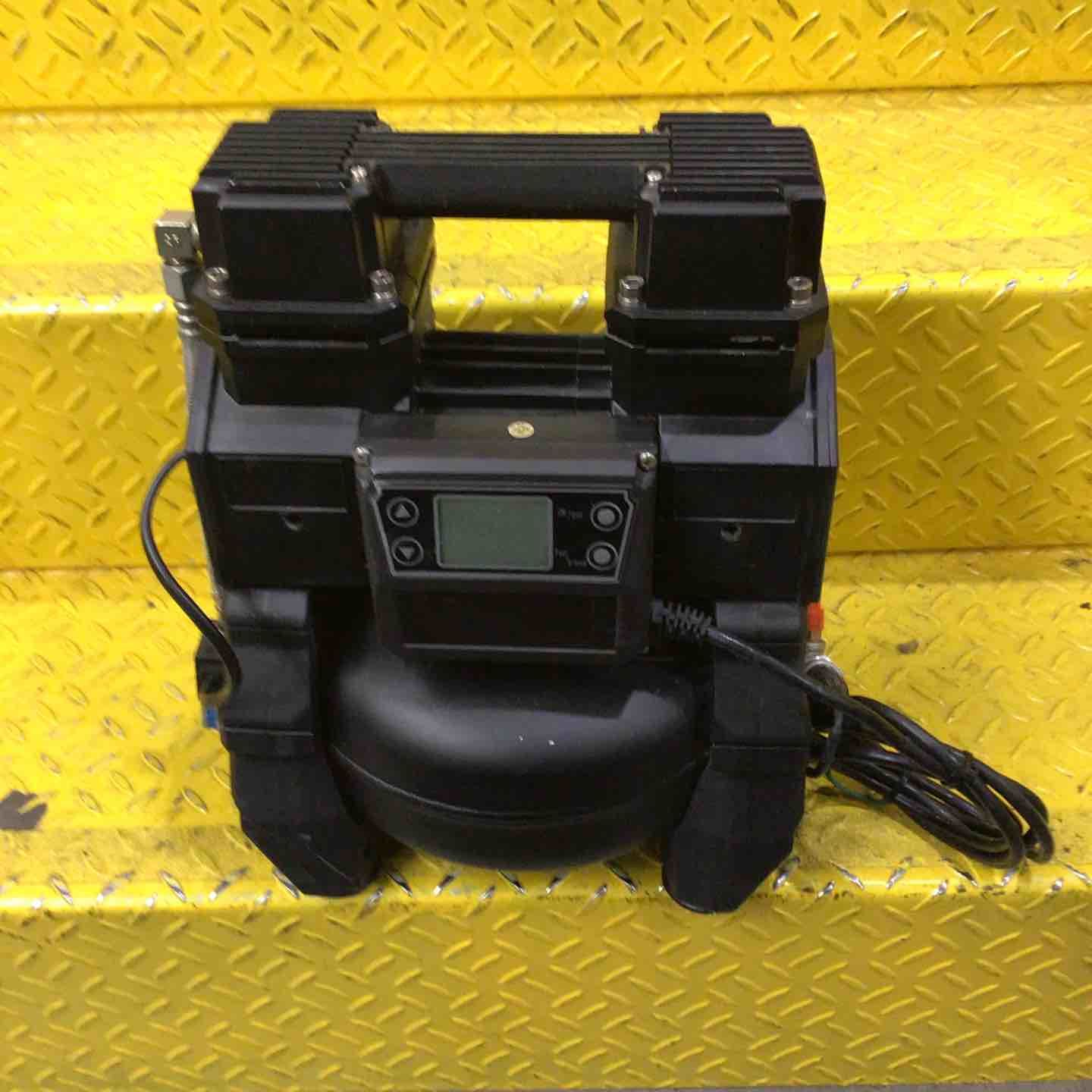 ミナト エアーコンプレッサー 静音型＆デジタル制御 CP-51PRO 川口店