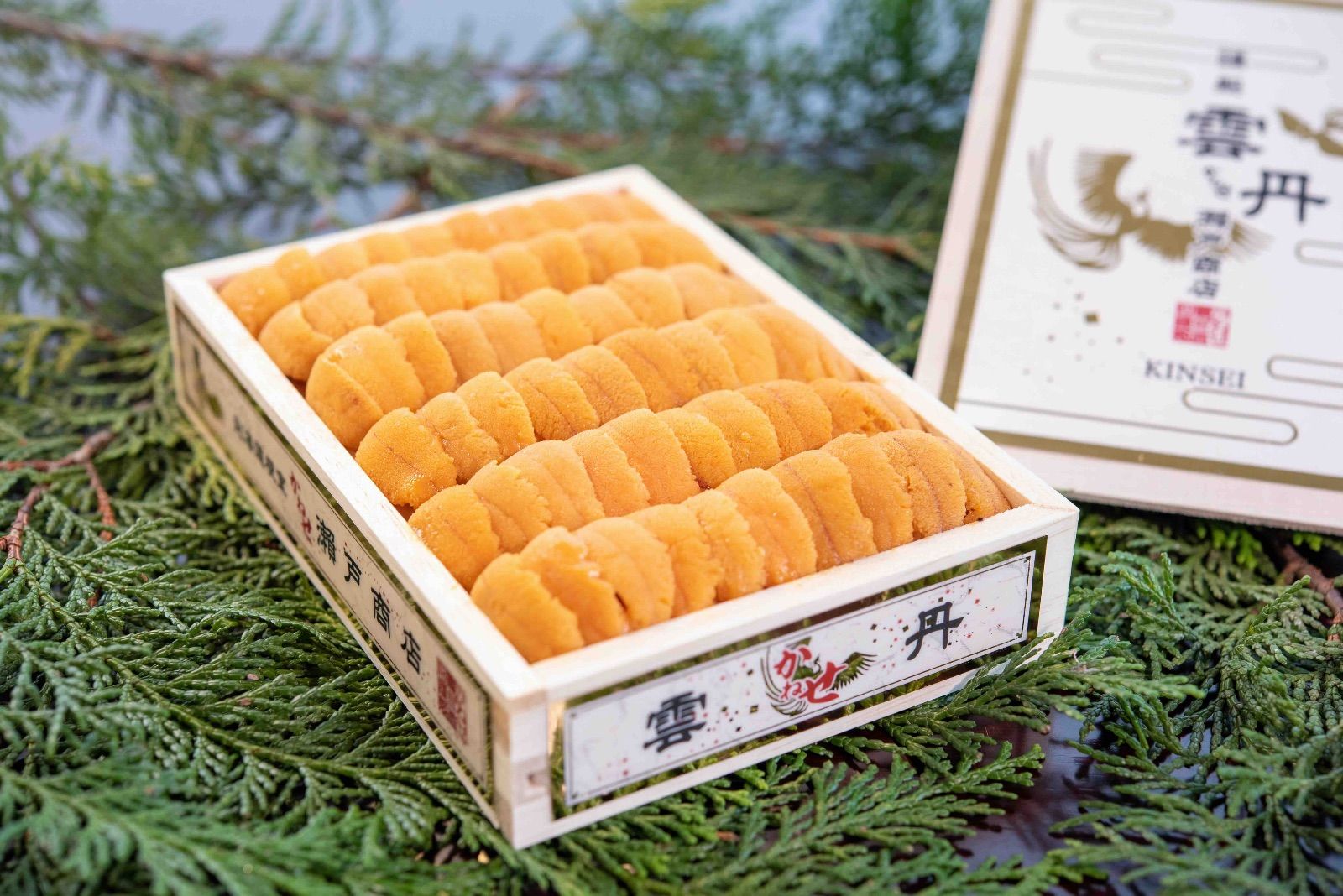 謹製雲丹 化粧箱 150g(黄上)【かねせ瀬戸商店】北海道根室から極上品を発送します 送料無料 エゾバフンウニ 海鮮 海鮮丼 贈答 お歳暮 お ...