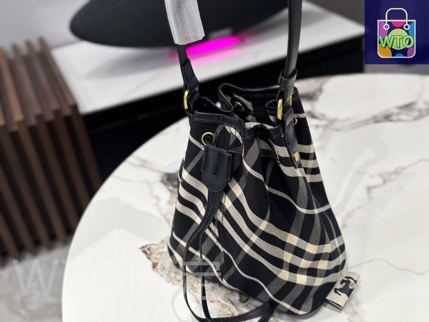 【関税込み】Burberry グレー ミニ チェック バケットバッグ 三越伊勢丹 | burberry/バーバリー通販 | ミニ チェック