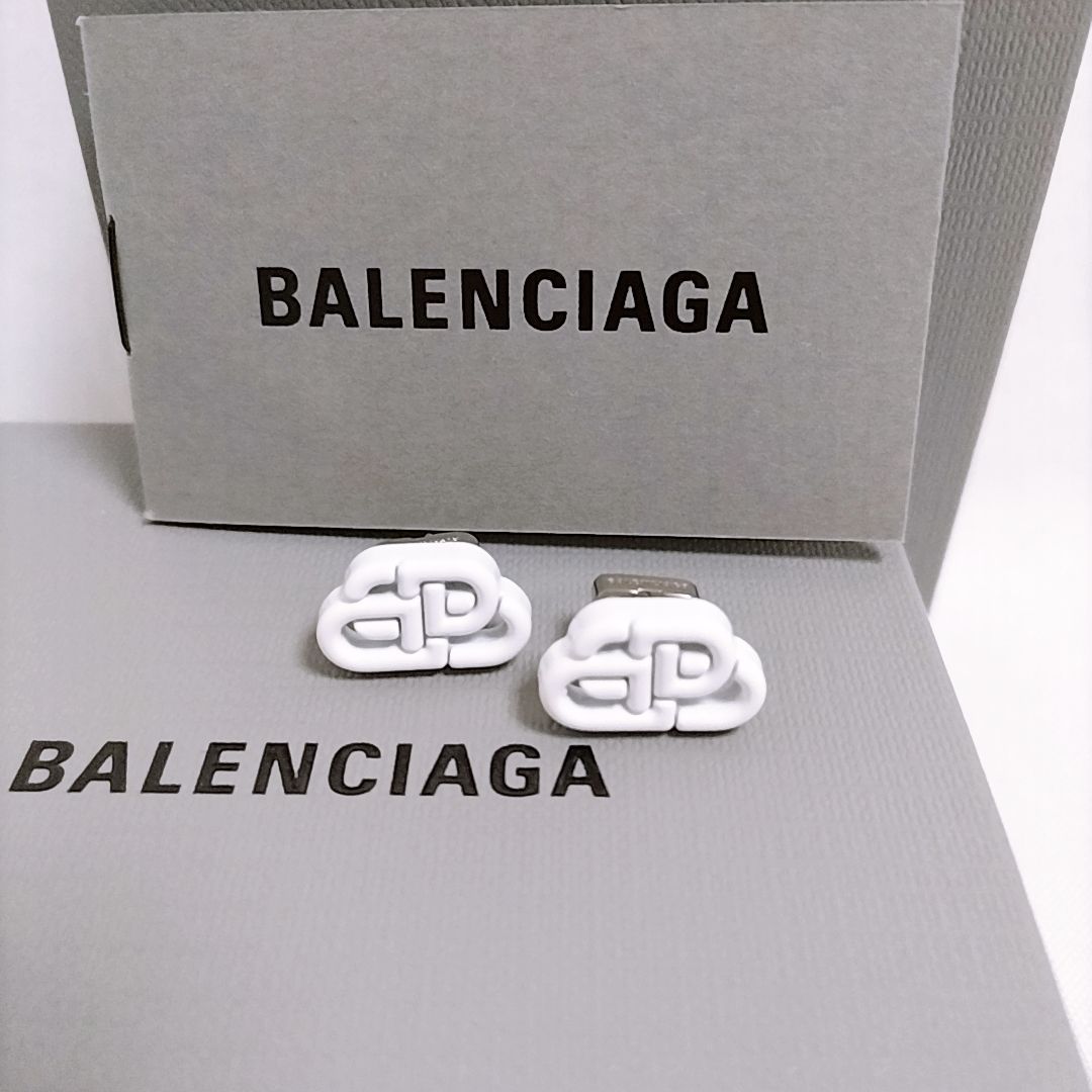 新品未使用】BALENCIAGA BB XS STUD ピアス ホワイト バレンシアガ  