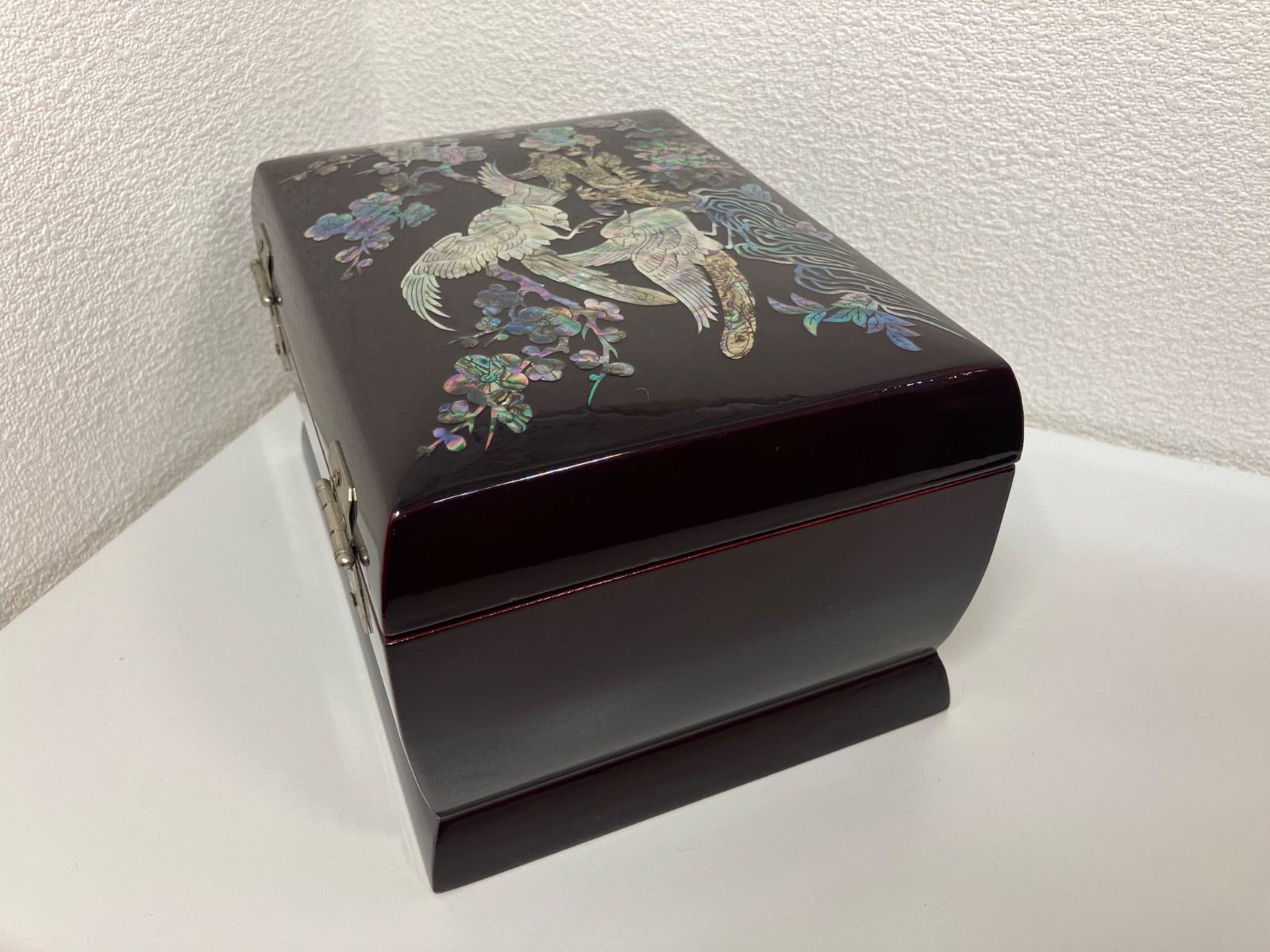 【韓国】伝統　螺鈿細工　貝殻装飾　漆器　オルゴール付き宝石箱　ジュエリーBOX 韓国伝統 螺鈿細工 貝殻装飾 漆器 オルゴール付き 宝石箱