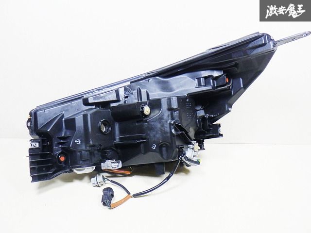 フォレスター　右ヘッドライト スバル 純正 SKE SK5 フォレスター 前期 LED ヘッドライト