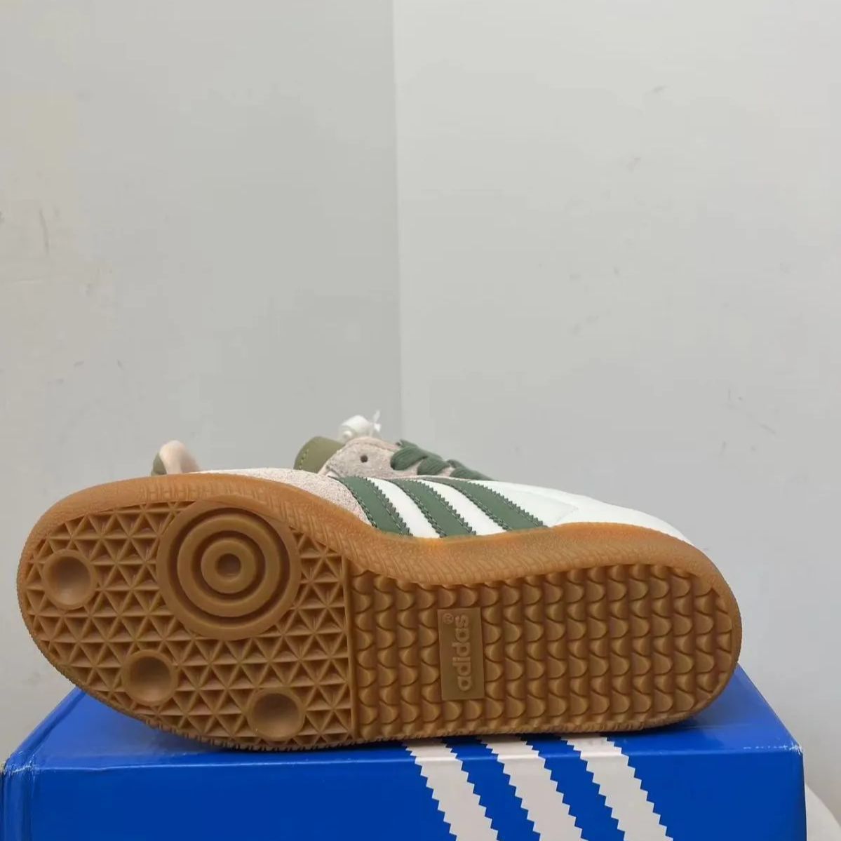 新品未使用 アディダス adidas Samba OG スニーカー