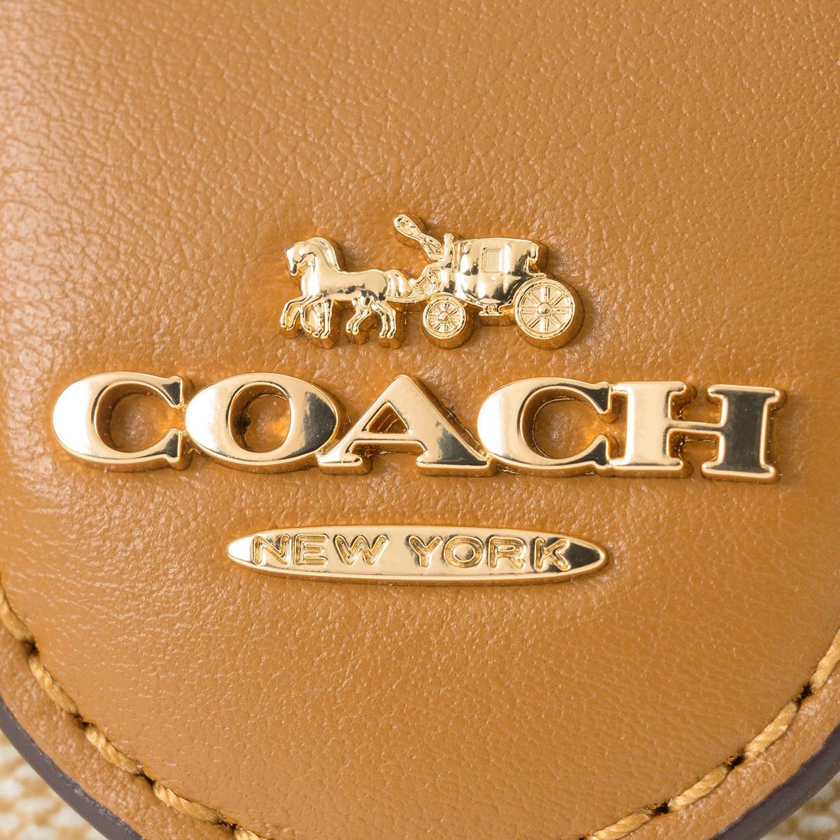 新品 コーチ COACH 2つ折り財布 ミディアム コーナー ジップ 