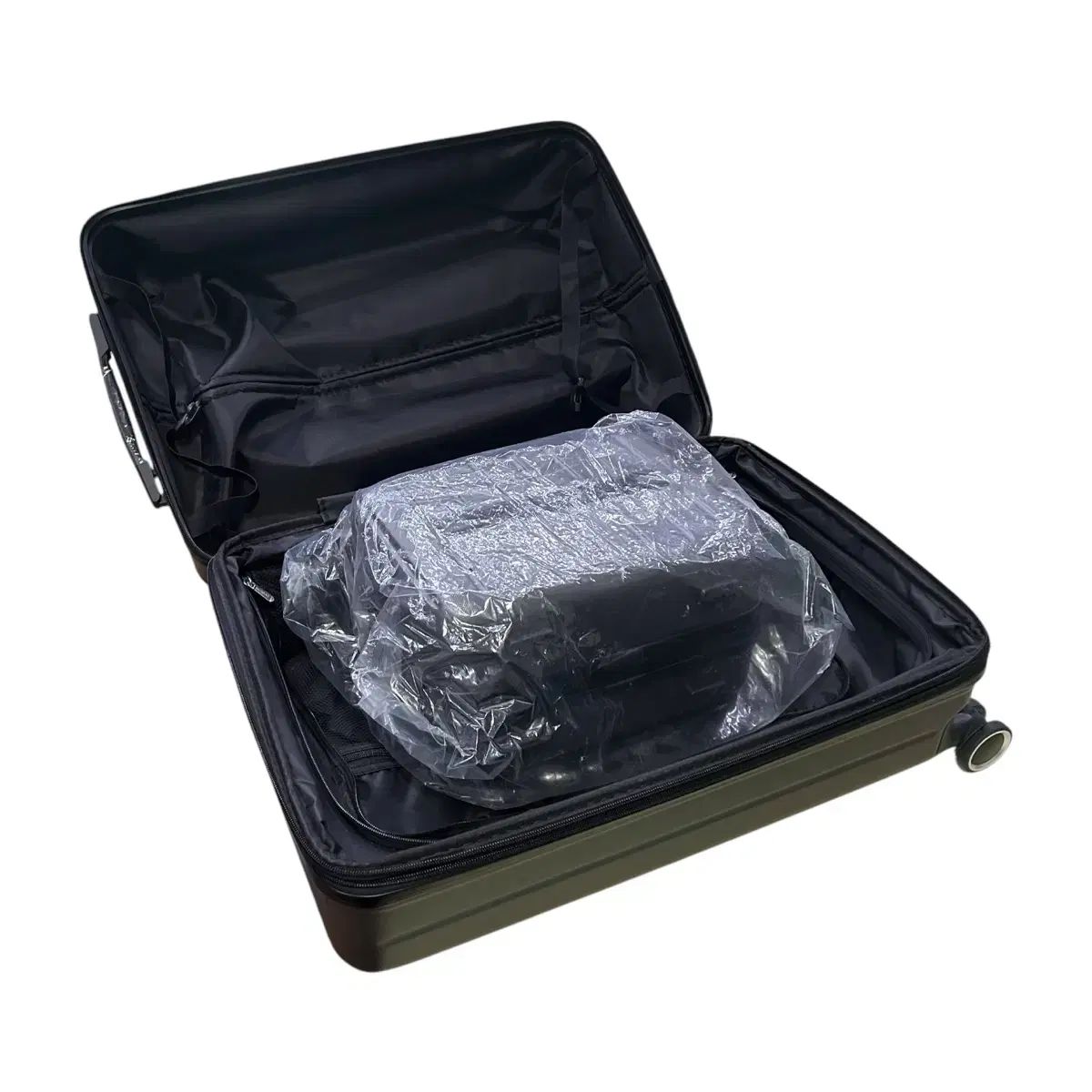 UNDEFEATED 小型キャリーケース スーツケース　緑×黒 機内持込 TSA UNDEFEATED 小型キャリーケース スーツケース 緑×黒 機内持込 TSA